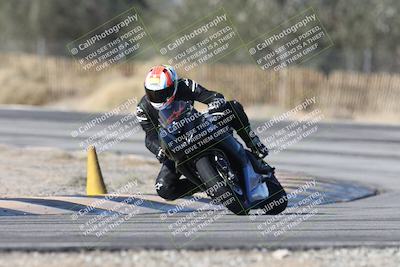 media/Dec-01-2025-Moto Forza (Mon) [[2daa91e15f]]/3-Beginner Group/Session 3 (Turn 3)/
